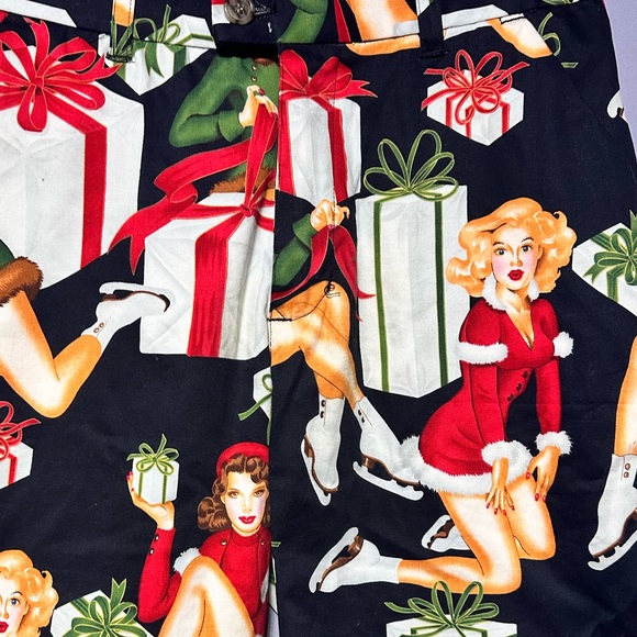 Loudmouth Golf Pin-Up Girl Christmas Shorts Size 30 Flawless Condition - Picture 9 of 15
